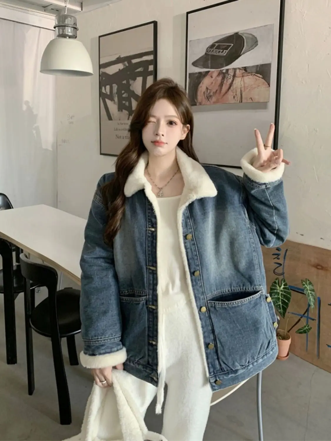 

Women Flannel Lined Denim Jacket Washed Casual Loose Fit Korean Style Thickened Winter Coat