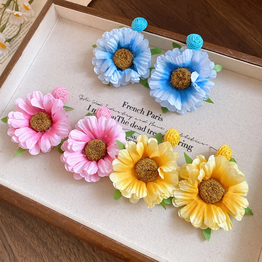 Fabric Gradient Daisy Flower Drop Earrings Raffia Grass Woven Floral Pendant Earrings Women Summer Picnic Beach Resort Jewelry K