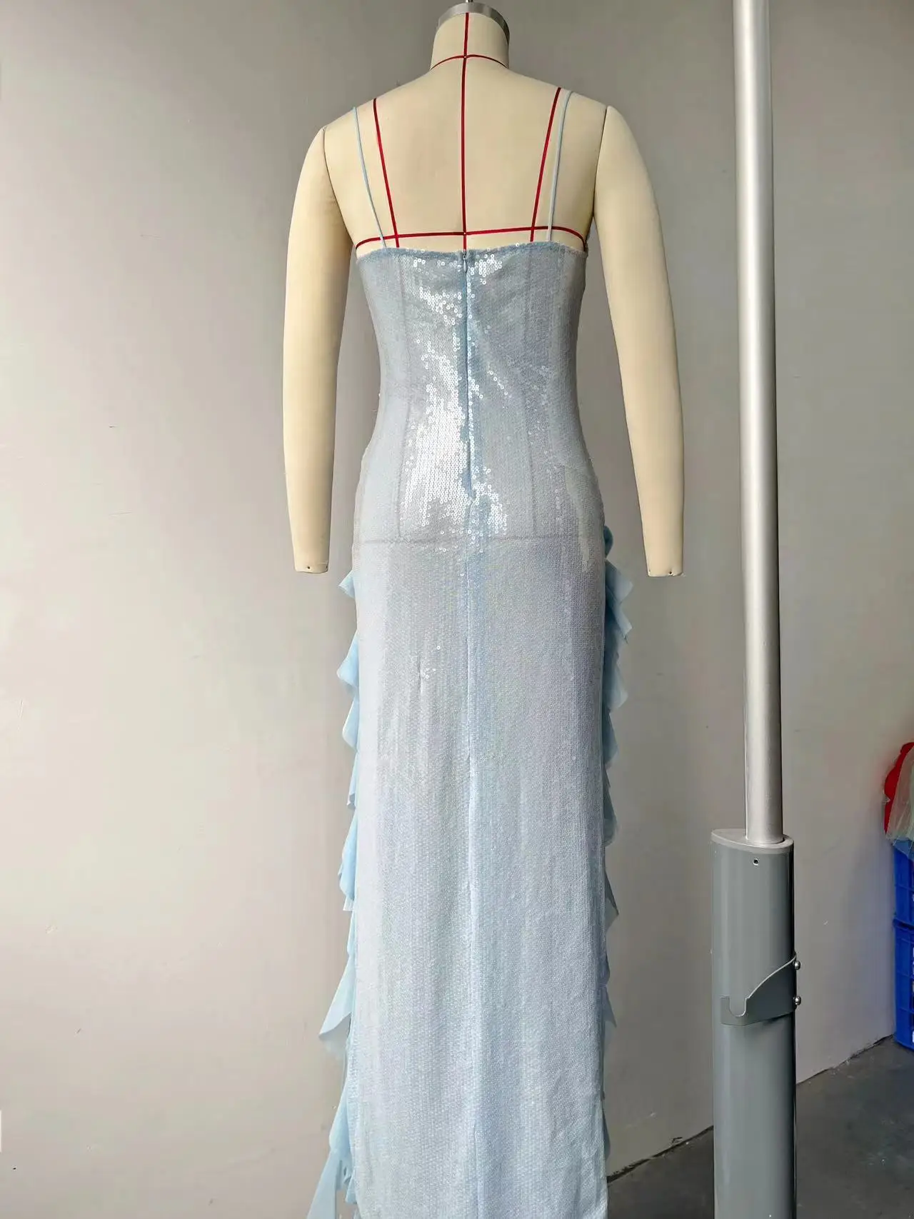 Nova moda sexy perspectiva lantejoulas fungo bordas flor fendas suspender vestido fino ajuste para mulher