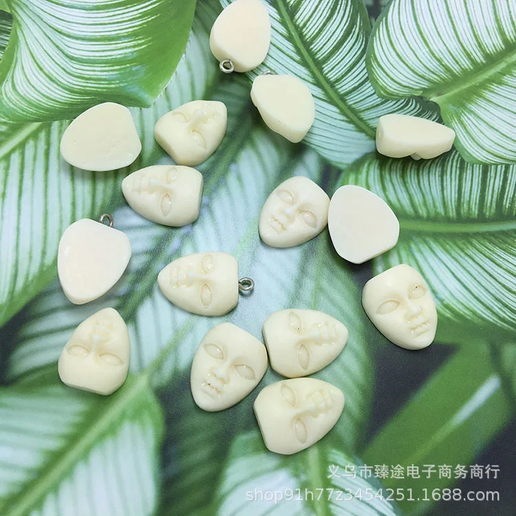 5pcs vintage resin facial mask beauty face personality Pendant Charms for Necklace Bracelet Earrings Jewelry Making Diy Findings