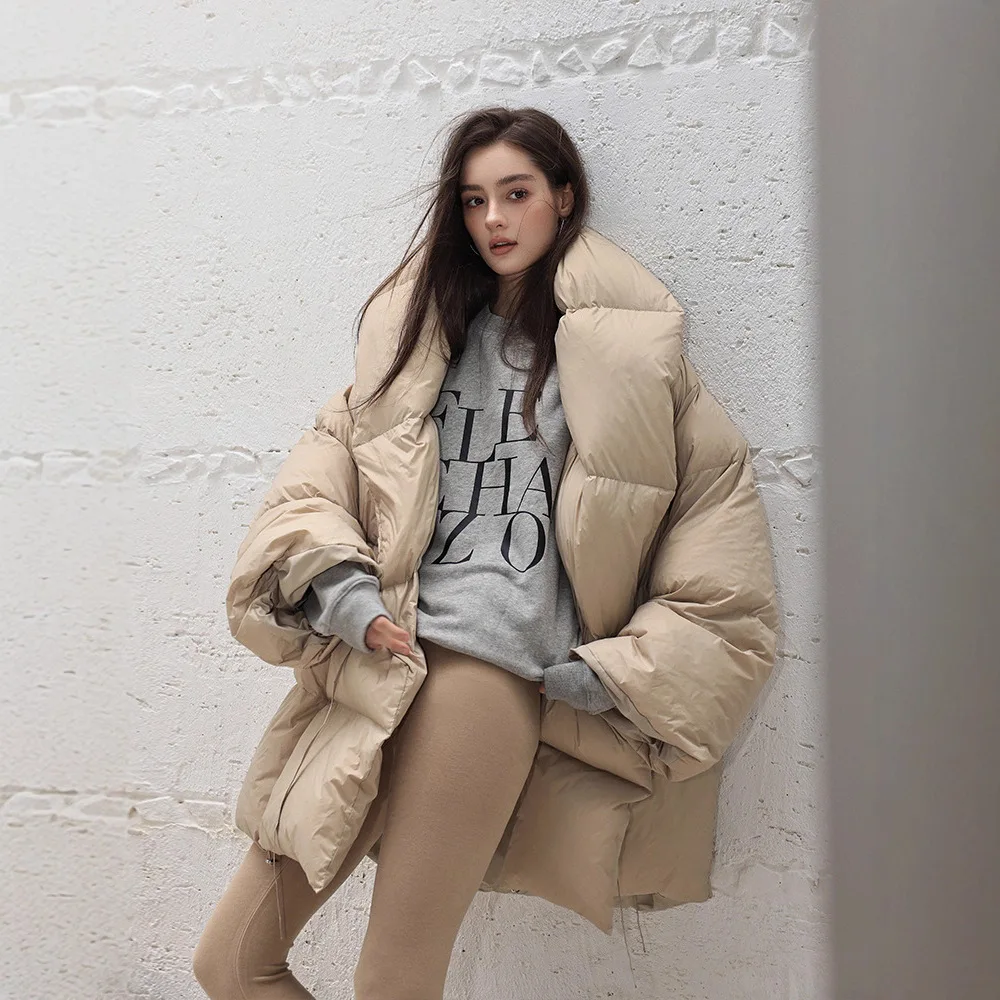 سترة نسائية شتوية جديدة لعام 2025 بياقة وشاح وياقة للركاب سترة كبيرة الحجم مقاومة للرياح