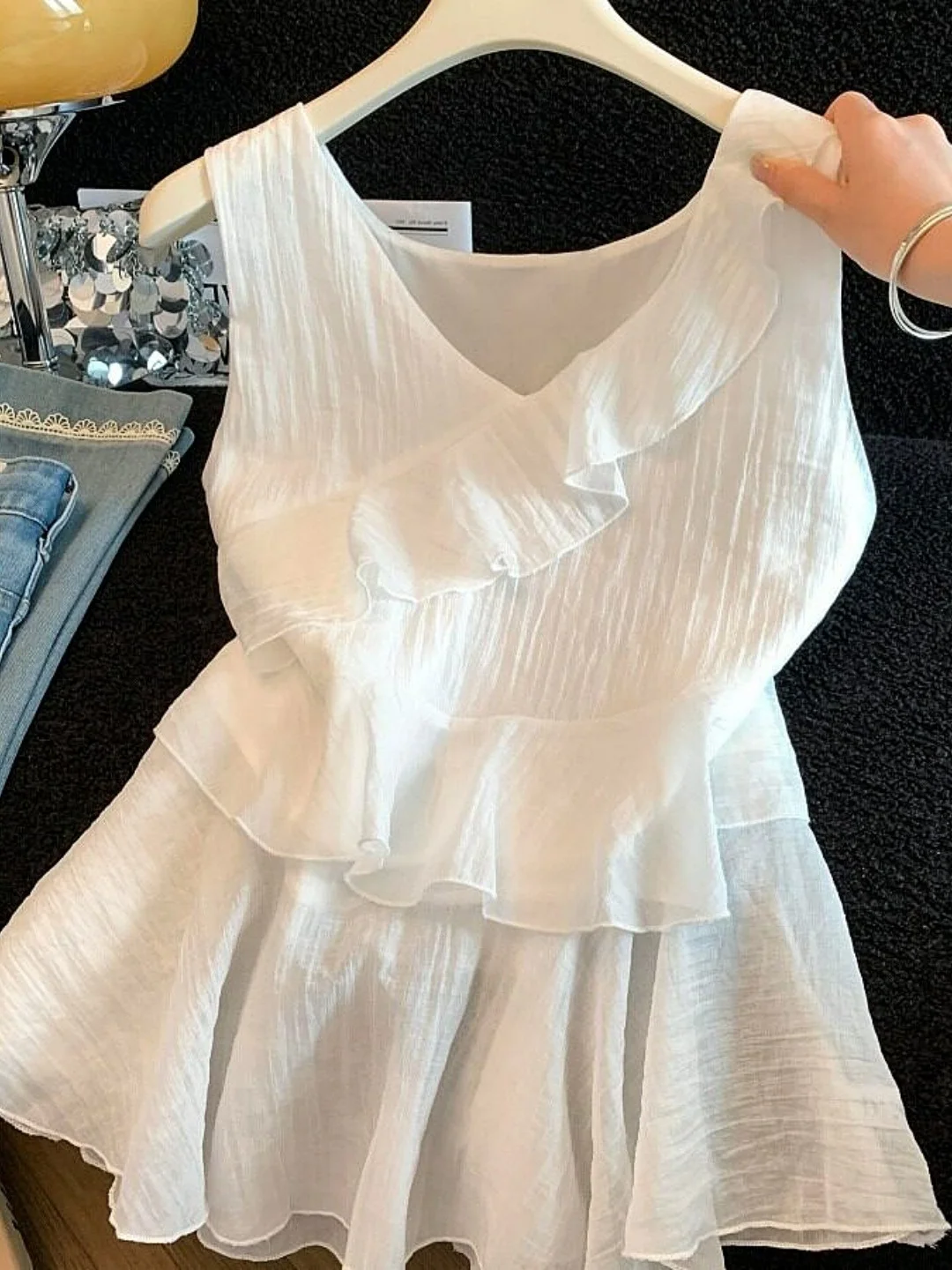 

French Style V-Neck Asymmetrical Hem Lace Trim Chiffon Blouse Women Summer New Fashion Versatile Beautiful Sleeveless Top