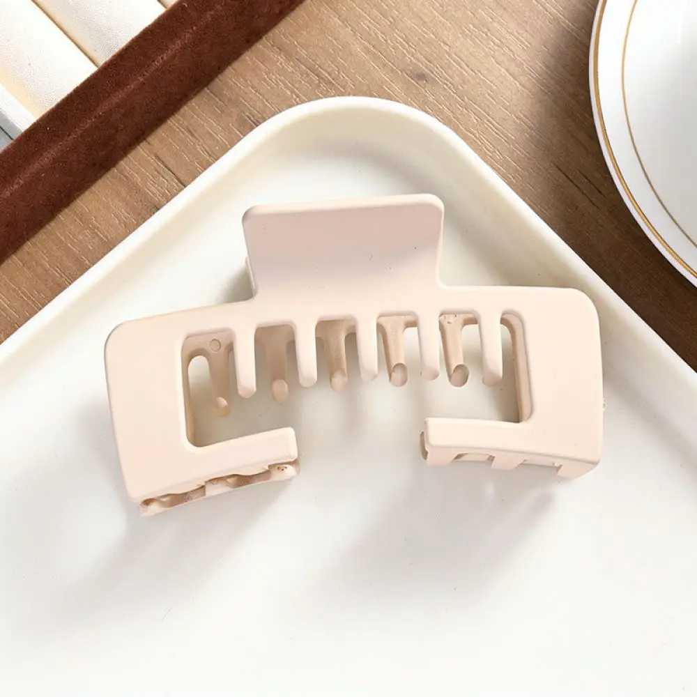 Minimalist Matte Shark Clip Large Jaw Clamp For Thick Hair Stylish Updo Accessory Fashionable Women Hair Styling Tool