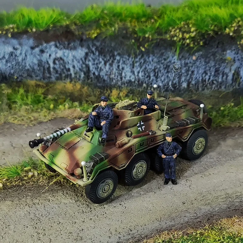 1/72 Cougar armored vehicle, hand-painted finished model decorative ornament, plastic material (ships after 3 days of work)