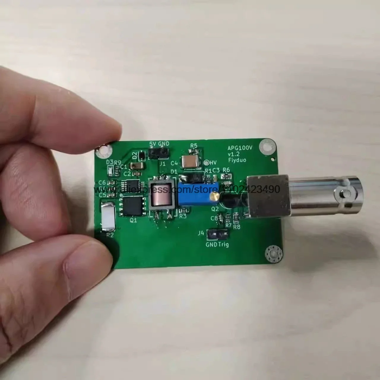 SmCp90v Fast Pulse Generator Module, Triggered Within 600 Picoseconds Rising
