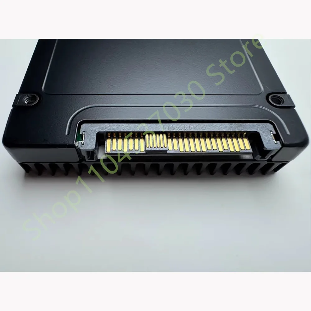 Вентиляторы используются в коммутаторах QFX5200 QFX520048Y-FAN-AI.