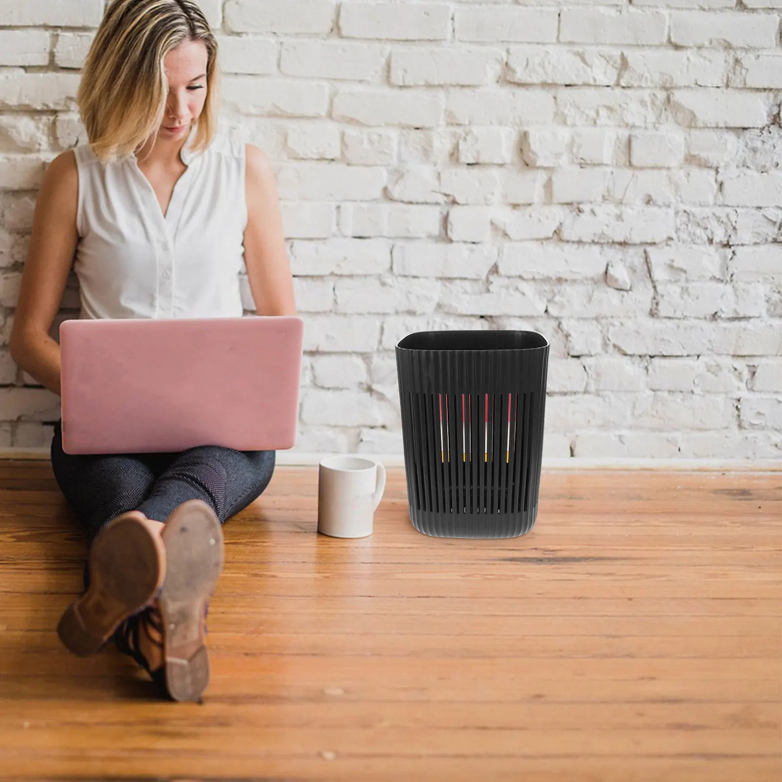 

2Pcs Hollow Carved Garbage Cans Lightweight Waste Storage Baskets for Bathroom Kitchen Study Room Living Space