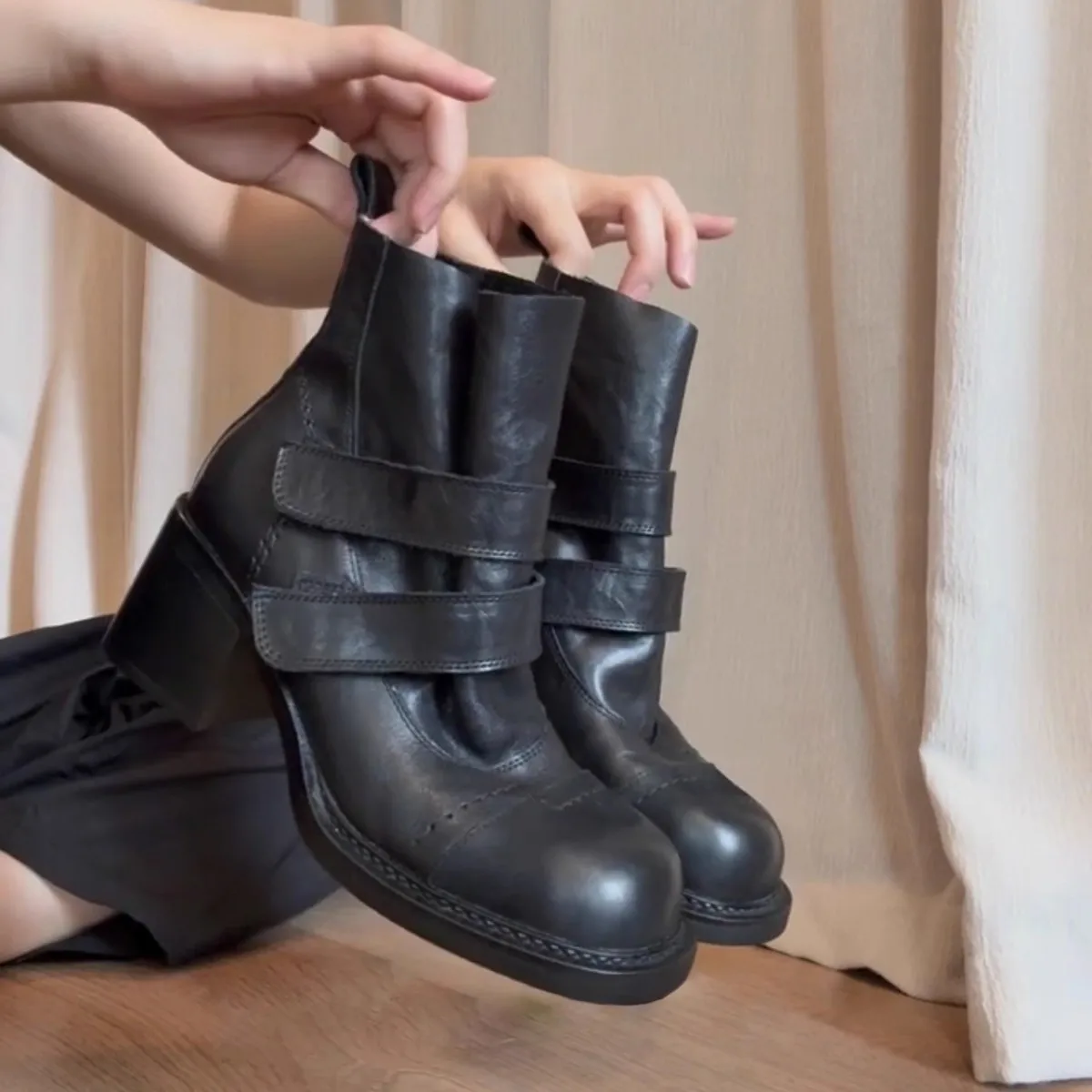 

Женские кожаные полусапожки на толстой подошве, ботинки на средней подошве на толстом каблуке и высоком каблуке, уличные удобные женские ботинки на липучке, модные