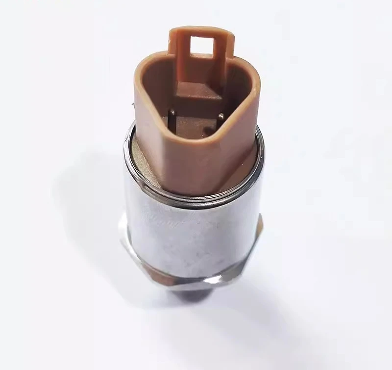 

Excavator EC250 300 380 480D Low Voltage Pilot Pressure Sensor 17252661