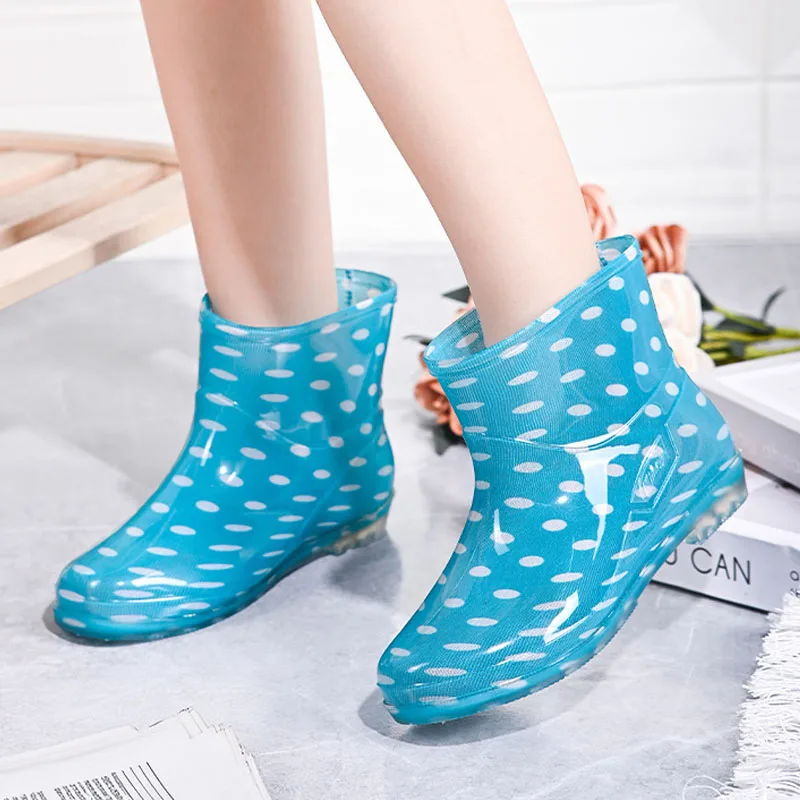 

Women Overshoes Waterproof Non-slip Plastic Rain Boots Fashion Gumboots Polka Dot Printed Rubber Shoes Soft PVC Slip-on Wellies