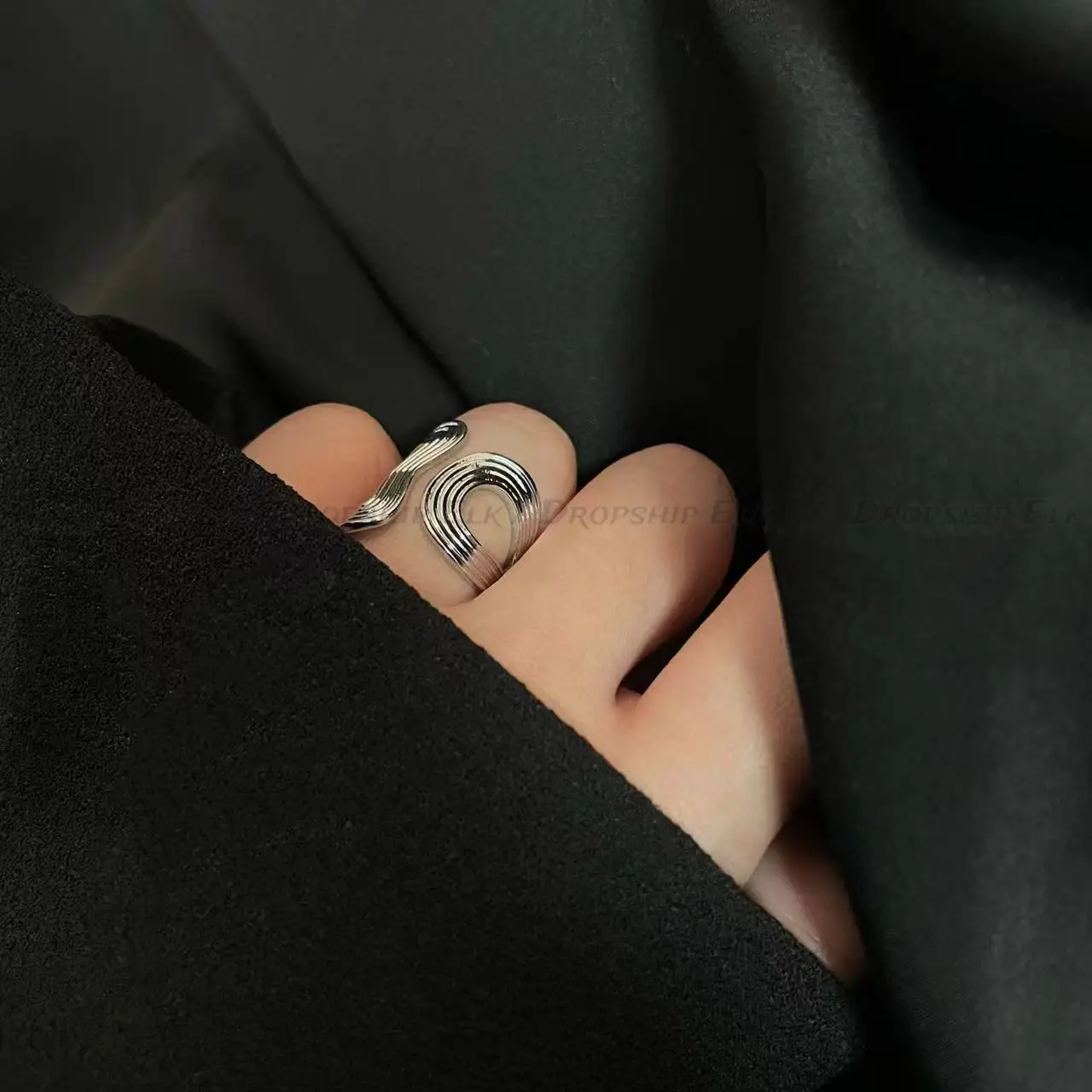 Youthway design personalizado forma rosqueada abertura anel de dedo nova declaração irregular jóias de metal à prova de ferrugem à prova dwaterproof água