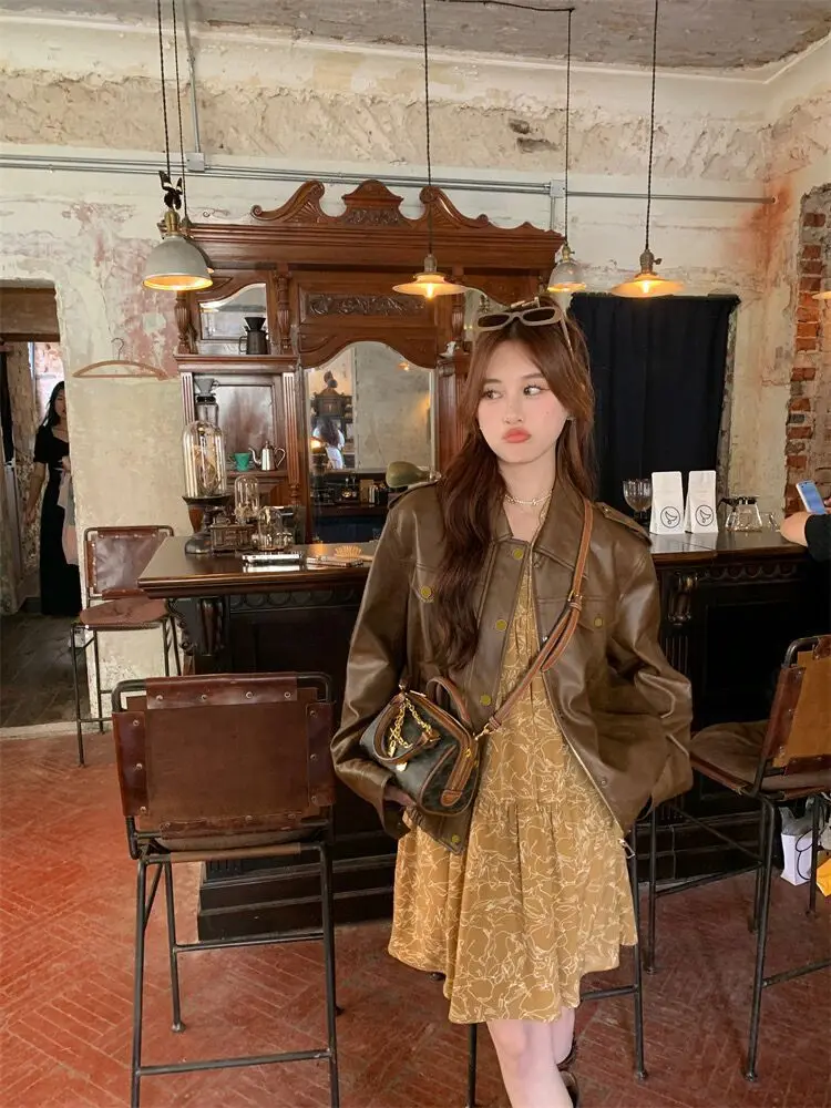 브라운 PU 다크 버튼 가죽 재킷 여성 한국 루즈핏 가죽 재킷 여성 오토바이 스트릿웨어 패션 코트 2025 가을