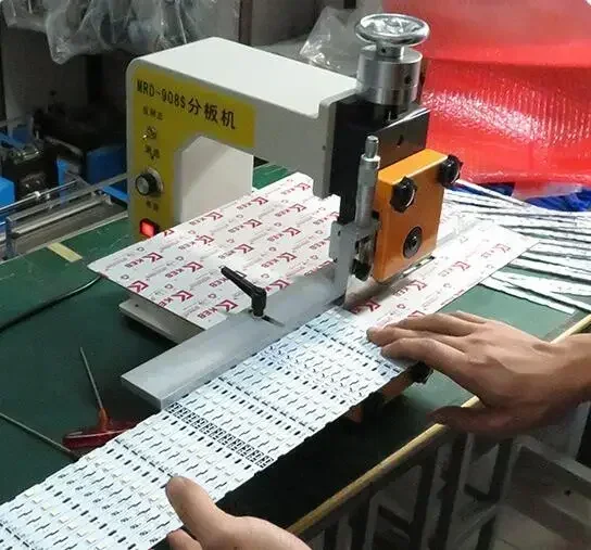 V Cut Groove PCB Separating Cutting Machine 220V/50HZ 40W Sub Board Machine DY-908