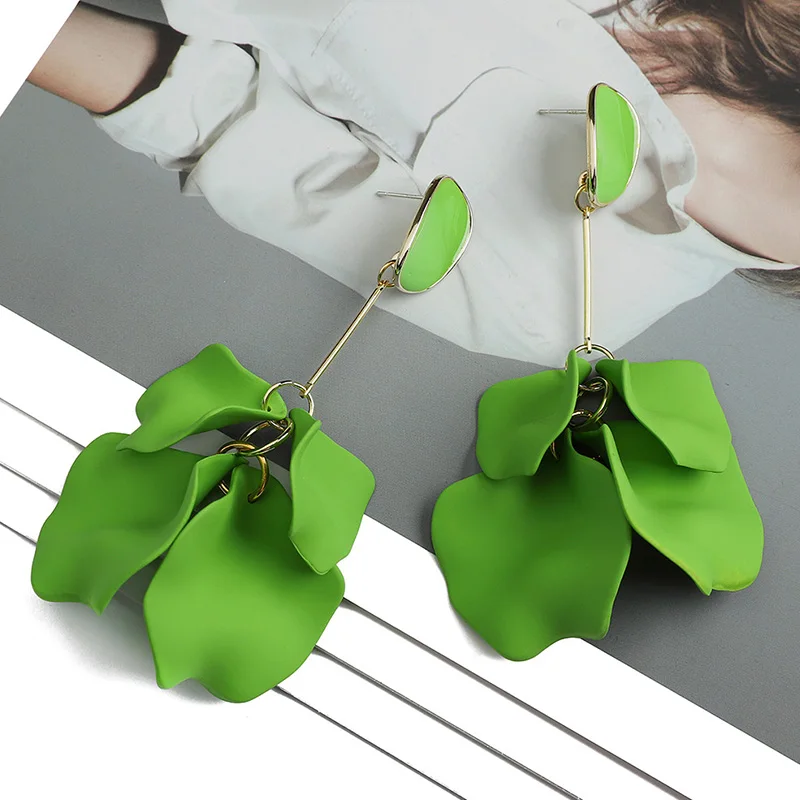 Romantic Sweet Acrylic Petal Long Dangle Drop Earrings For Women Fashion Luxury Flower Tassel Pendant Ear Jewelry Accessories