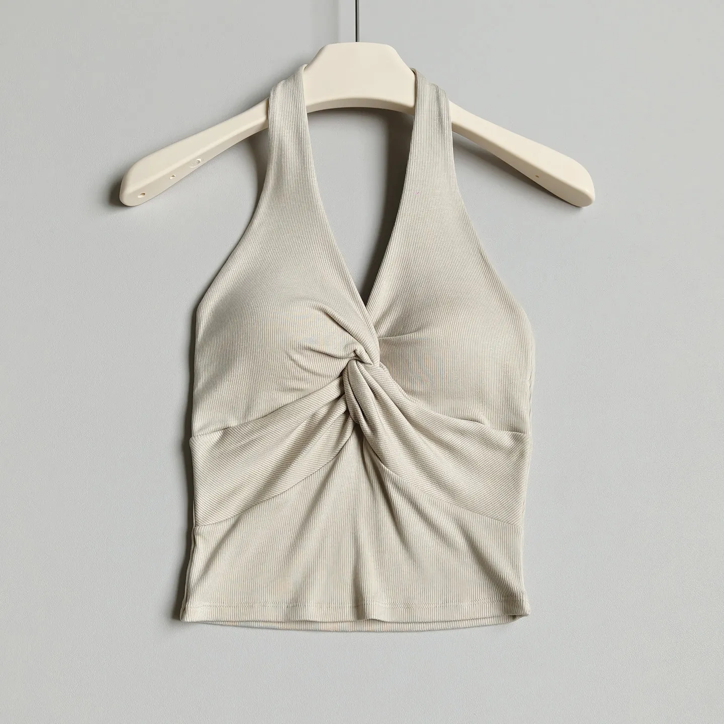 Damen Sexy V-Ausschnitt Yoga-Top Figurformendes Gedrehtes Design Sport-BH mit Brustpolster Fitness-BH Pilates Gym Tanktop – Detail 7