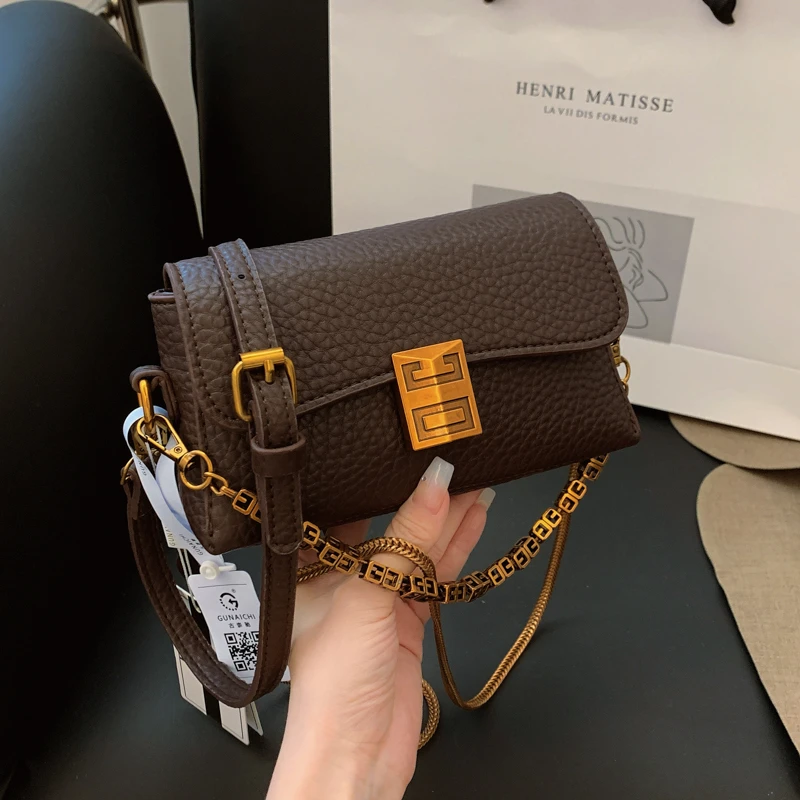 

Fashionable Trendy Design Letter Logo Crossbody Handbag Elegant Leather Classic Paris Fashion Large Capacity Commuter