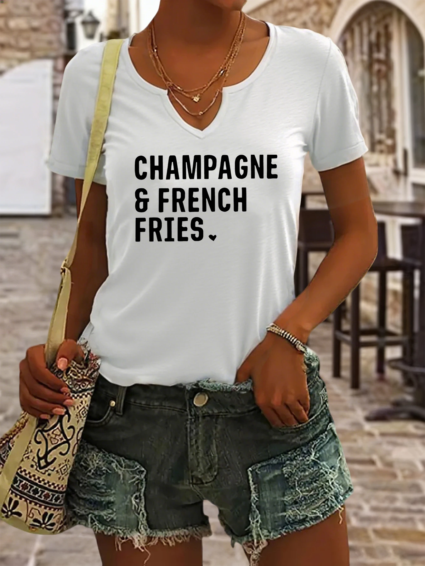 

Женская летняя футболка с V-образным вырезом и коротким рукавом, минималистичный текстовый принт «Шампань и картофель фри», повседневный топ для любителей еды