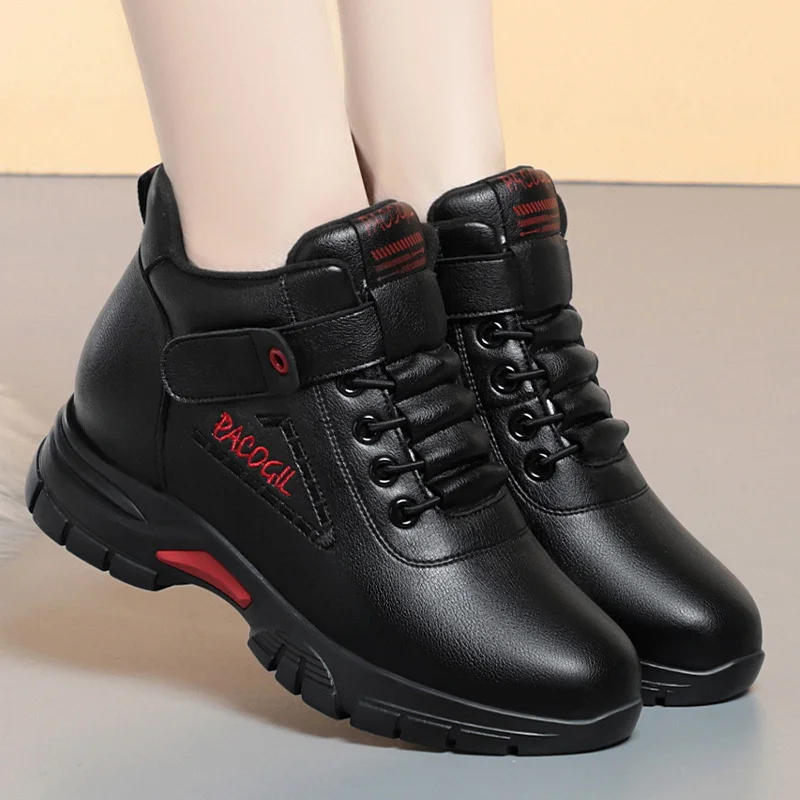 2024 Fashion Women Casual Shoes New Winter Warm Velvet Black Ankle Shoes Thick-Soled Soft Cotton Sneakers Versatile Mum Boots