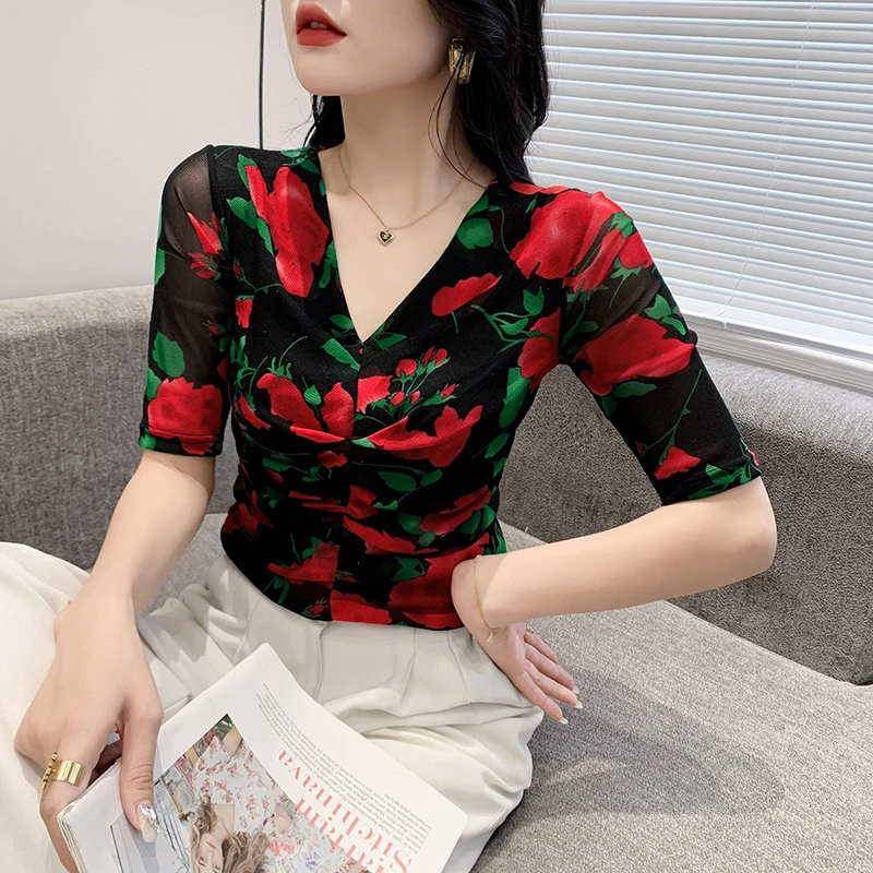 

2023 New Summer European Clothes T-Shirt Chic Sexy V-Neck Draped Print Flower Women Tops Short Sleeve Mesh Diamonds Tees 34166