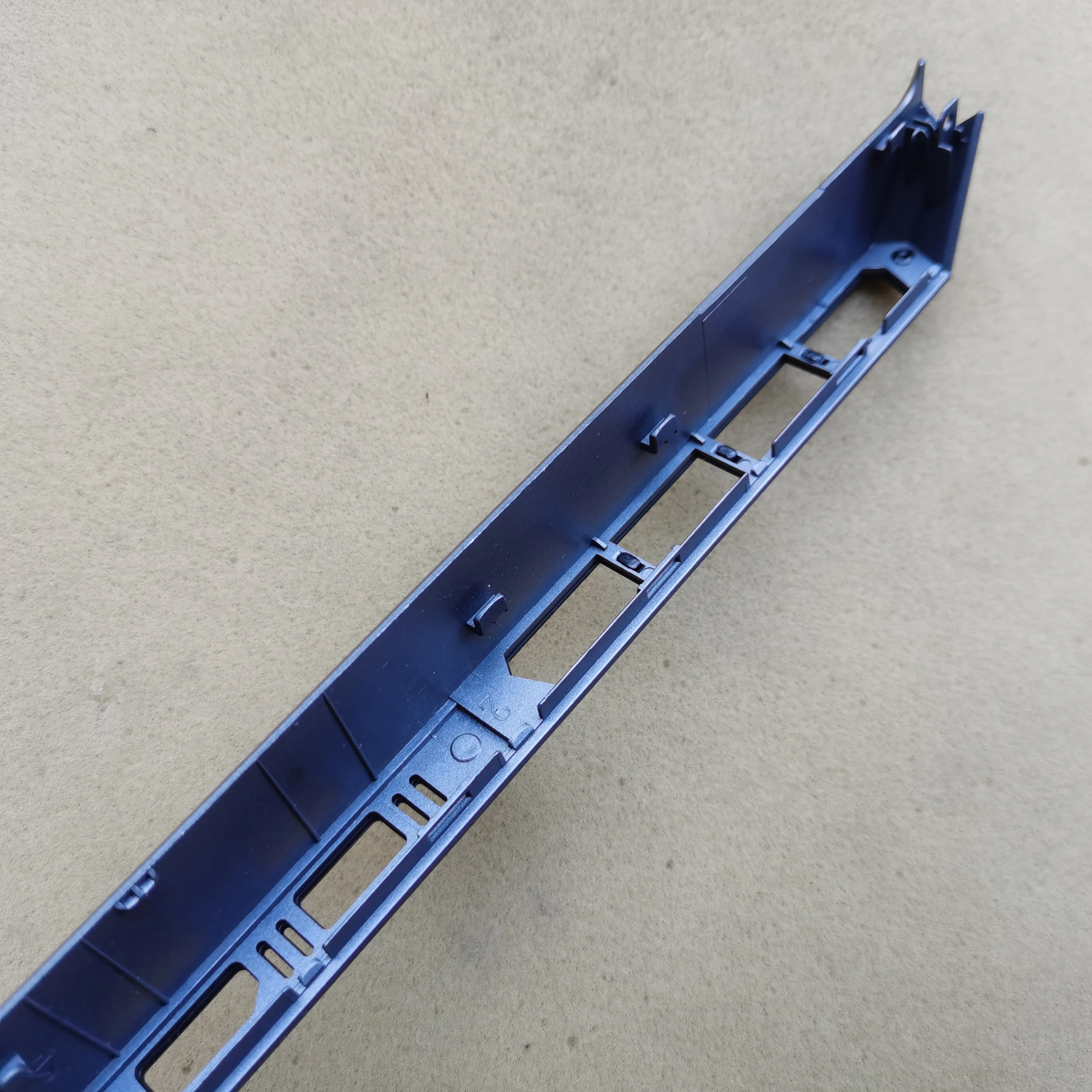 

New laptop Air outlet cover for Lenovo G5000 IRX9 LOQ 15 IAX9 2024" AP921000601