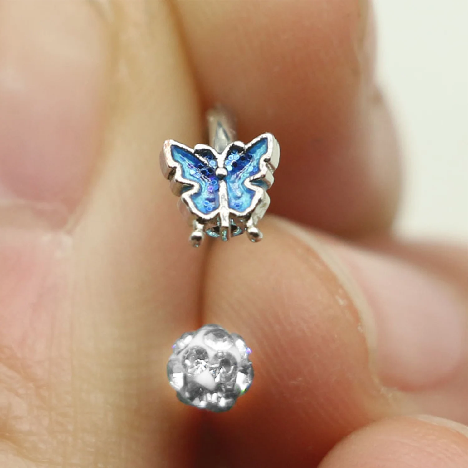 1Pcs Stainless Steel Piercing Lip Ring Bat Butterfly C- Shaped Lip Stud for Women Girl Fashion Gothic Lip Piercing Body Jewelry