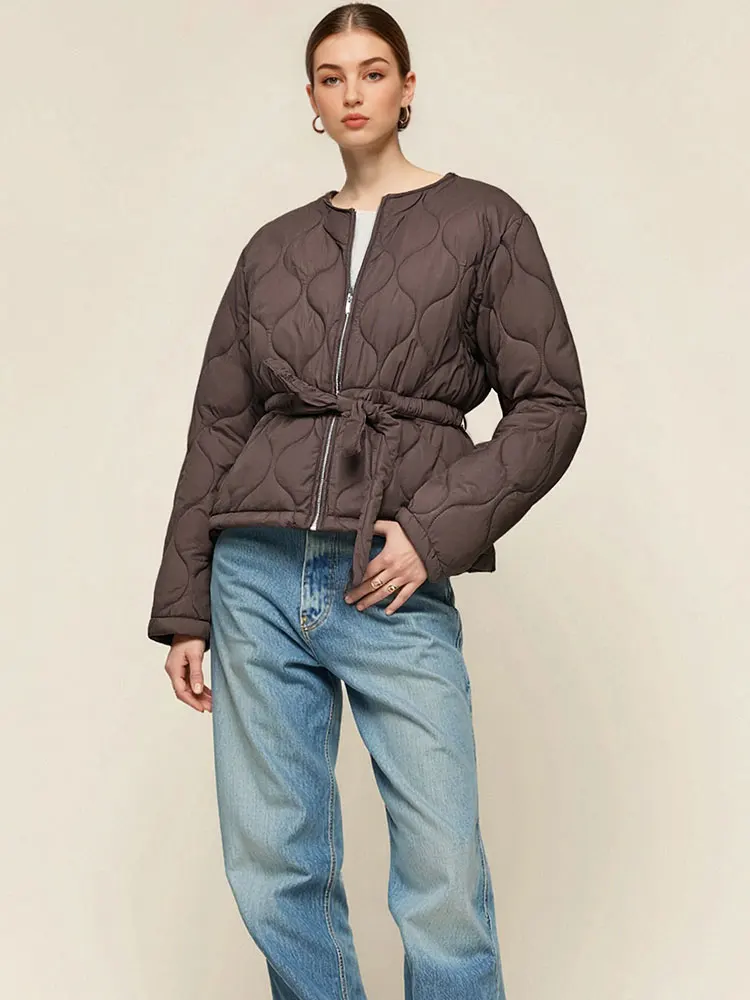 เสื้อโค้ทผู้หญิงแบบควิลท์สีพื้น แขนยาว คอทรงโอ ติดซิป มีเข็มขัด แฟชั่นลำลอง สไตล์สาวออฟฟิศ อุ่นสบาย สำหรับฤดูใบไม้ร่วงและฤดูหนาว