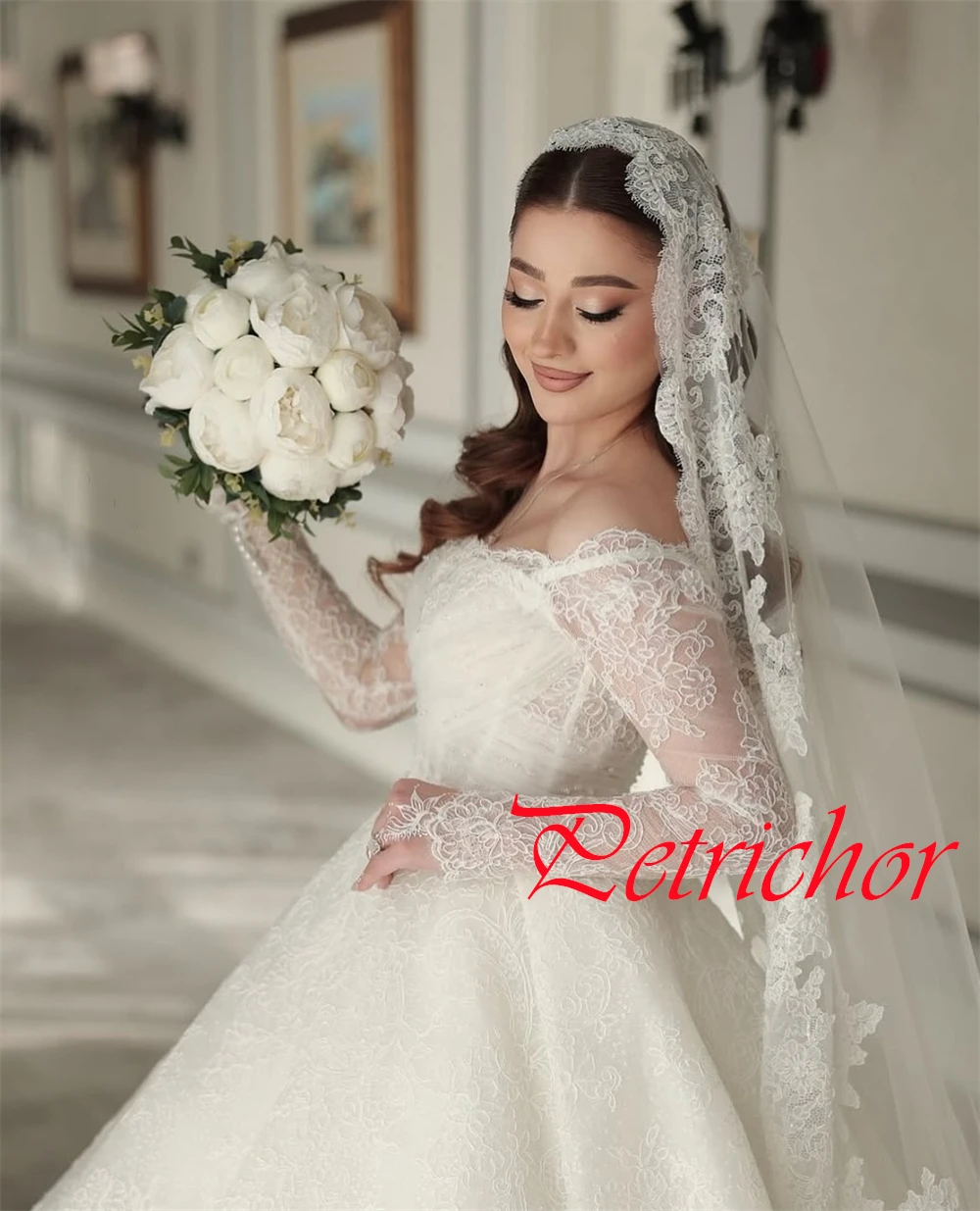 Customized High Quality White Organza Wedding Dress Exquisite Strapless Off the Shoulder Long Sleeves Chapel Train Bridal Gowns