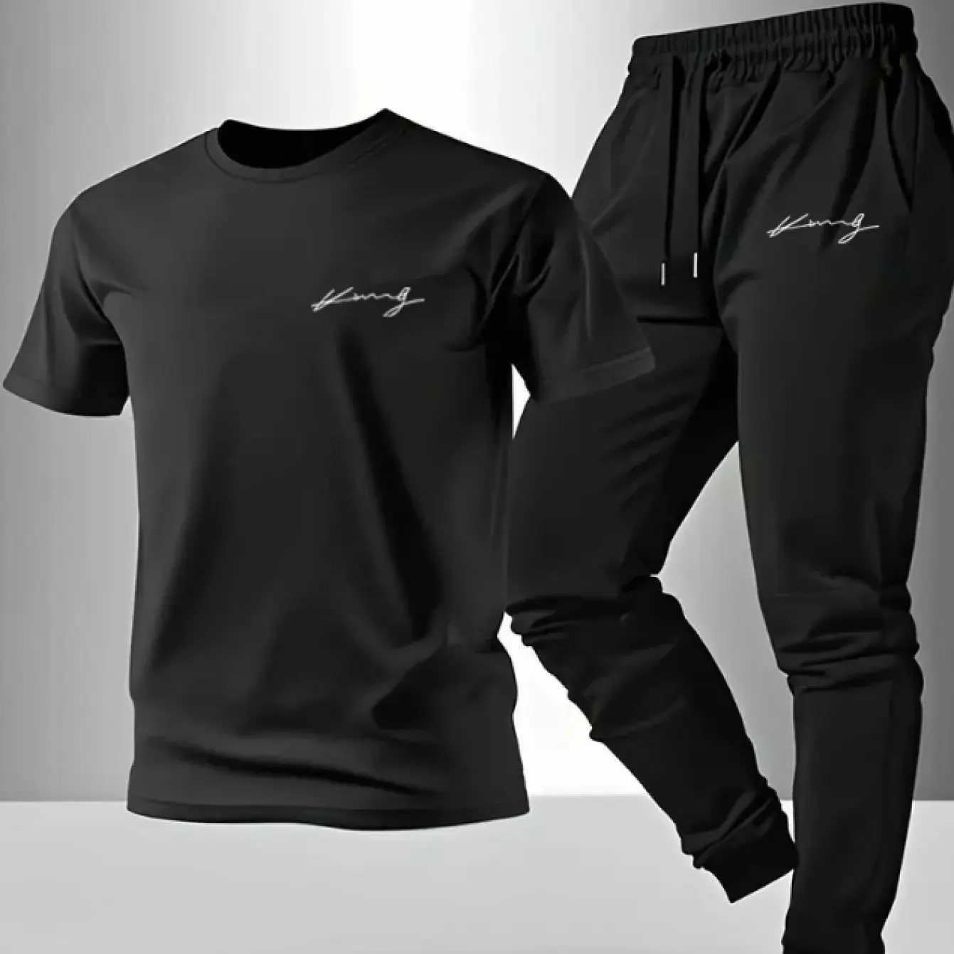 

Мужской летний повседневный спортивный комплект 2026 года – футболка с круглым вырезом и брюки на шнурке, идеально подходящие для легкого и повседневного ношения