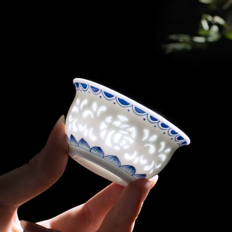 Jingdezhen Hand Painted Blue White Linglong Hollow Out Ceramic Master Cup Kung Fu Tea Household Tea Room Office Holiday Gift