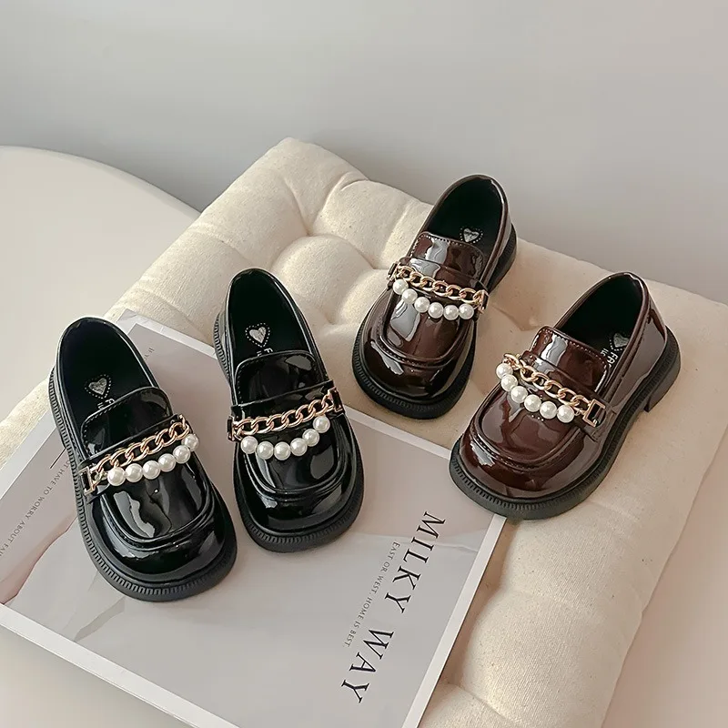 

Girls Fashion British Style Pearl Chain Leather Shoes 2025 Spring and Autumn New Bright Leather Loafers