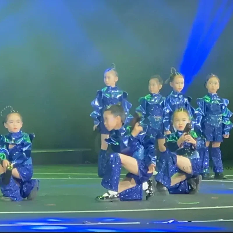 الفتيات أزياء الترتر شارع الرقص مجموعة الفتيات المدرج مرحلة الأداء الأزرق دعوى الأطفال رقص الجاز الترتر زي محب