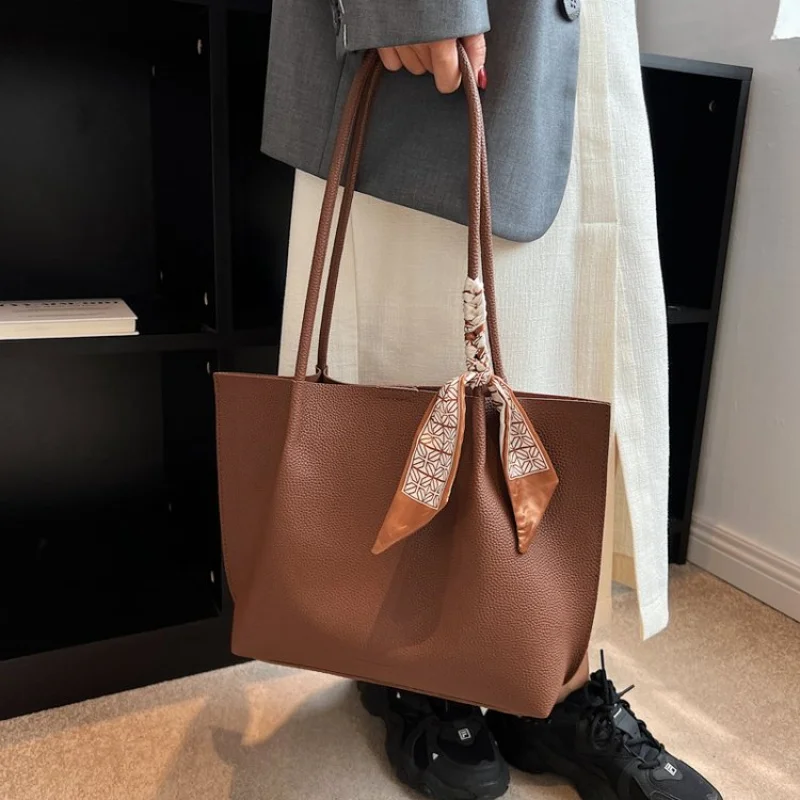 

Women's Messenger Bag Made Of Goatskin Leather Featuring High-End Netherlands Casual Neat Lightweight Daily Look