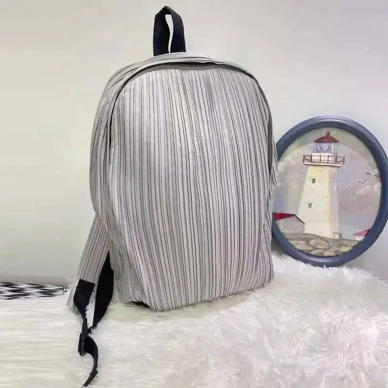 Versatile Pleated Backpacks For Women Casual Adjustable Solid Color Outdoors Casual Vacation Bags Fashion 2026 New 32CF724