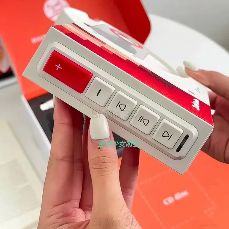 C20 مشغل أقراص مضغوطة متكامل ريترو مشغل أقراص مضغوطة مثبت على الحائط سطح المكتب مكبرات صوت بخاصية البلوتوث مشغل ألبوم متحمس محمول مع جهاز تحكم عن بعد