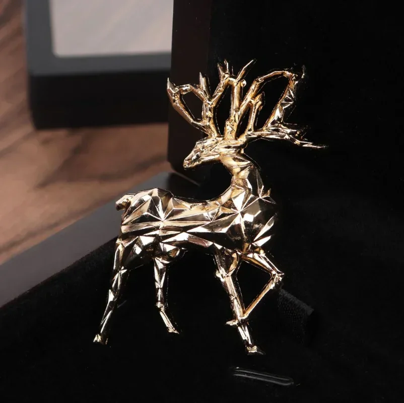 

Exquisite Christmas Elk Brooch, Fashionable Animal Theme Lapel Jacket, Suitable for Men and Women, Suitable for Holiday Gifts