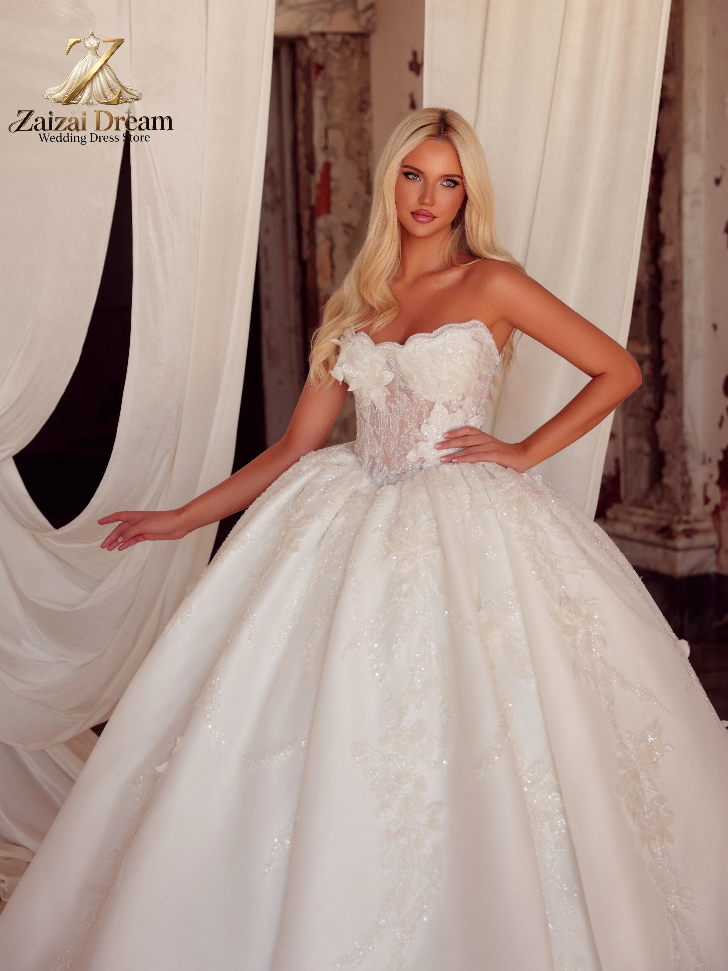 Customized Elegant Strapless Wedding Dress Sweetheart Neck Princess Ball Gown 3D Lace Bridal Gown Vestido de Novia