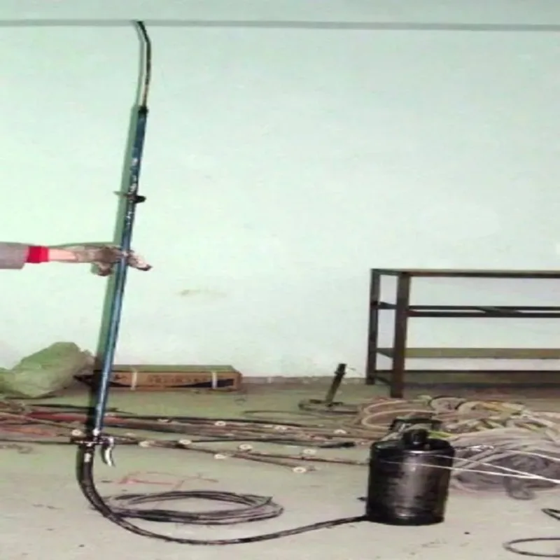 Electric cleaning, special long neck spray gun for mechanical cleaning