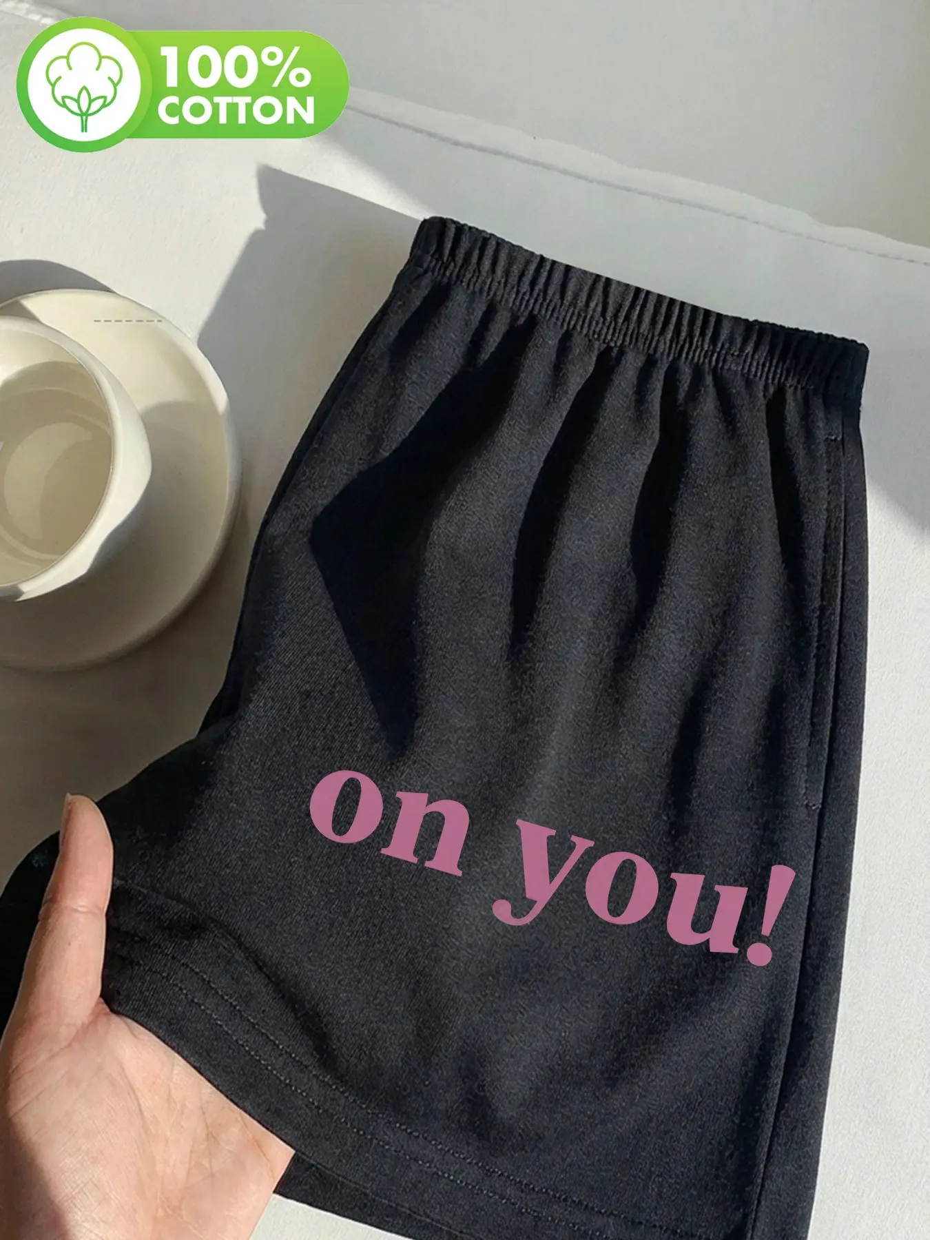 

Женские повседневные шорты с современным дизайном, простым принтом, из чистого хлопка, свободного кроя, с высокой талией, универсальные.