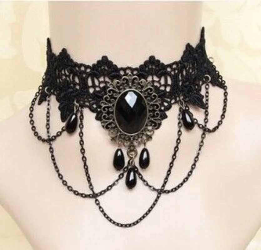 Korean Fashion Velvet Choker Necklace for Women Vintage Sexy Lace Necklace with Pendants Gothic Fashion Tassels Clavicular Chain