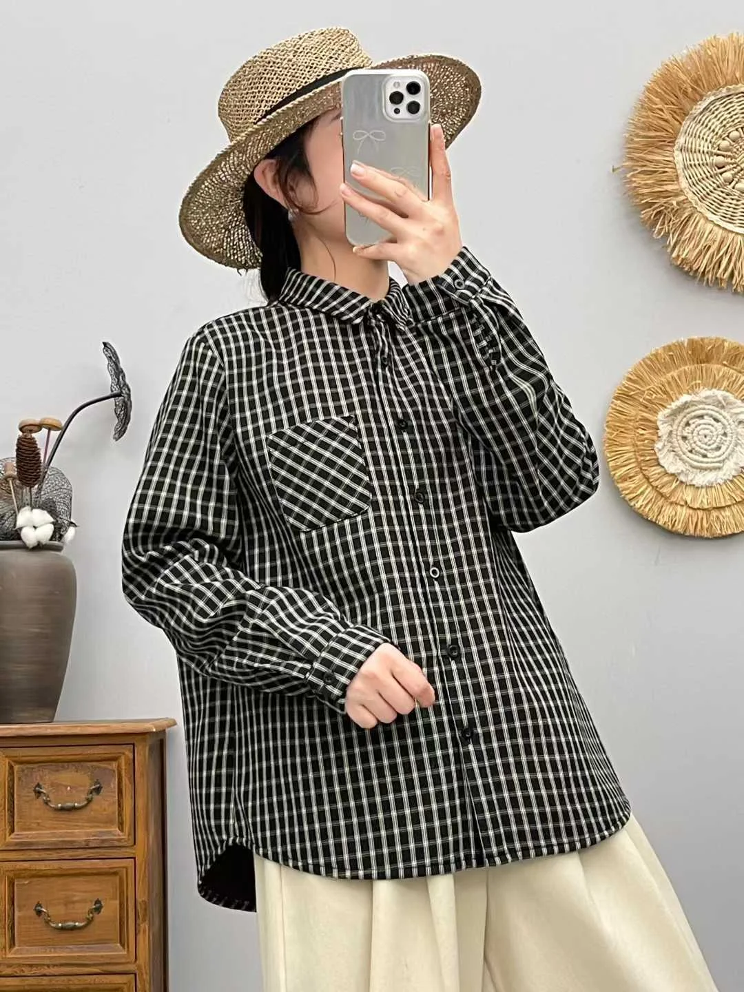 

2026 Mori girl Japan style vintage checkered shirts and blouses for women autumn winter thick warm fleece-lined shirts