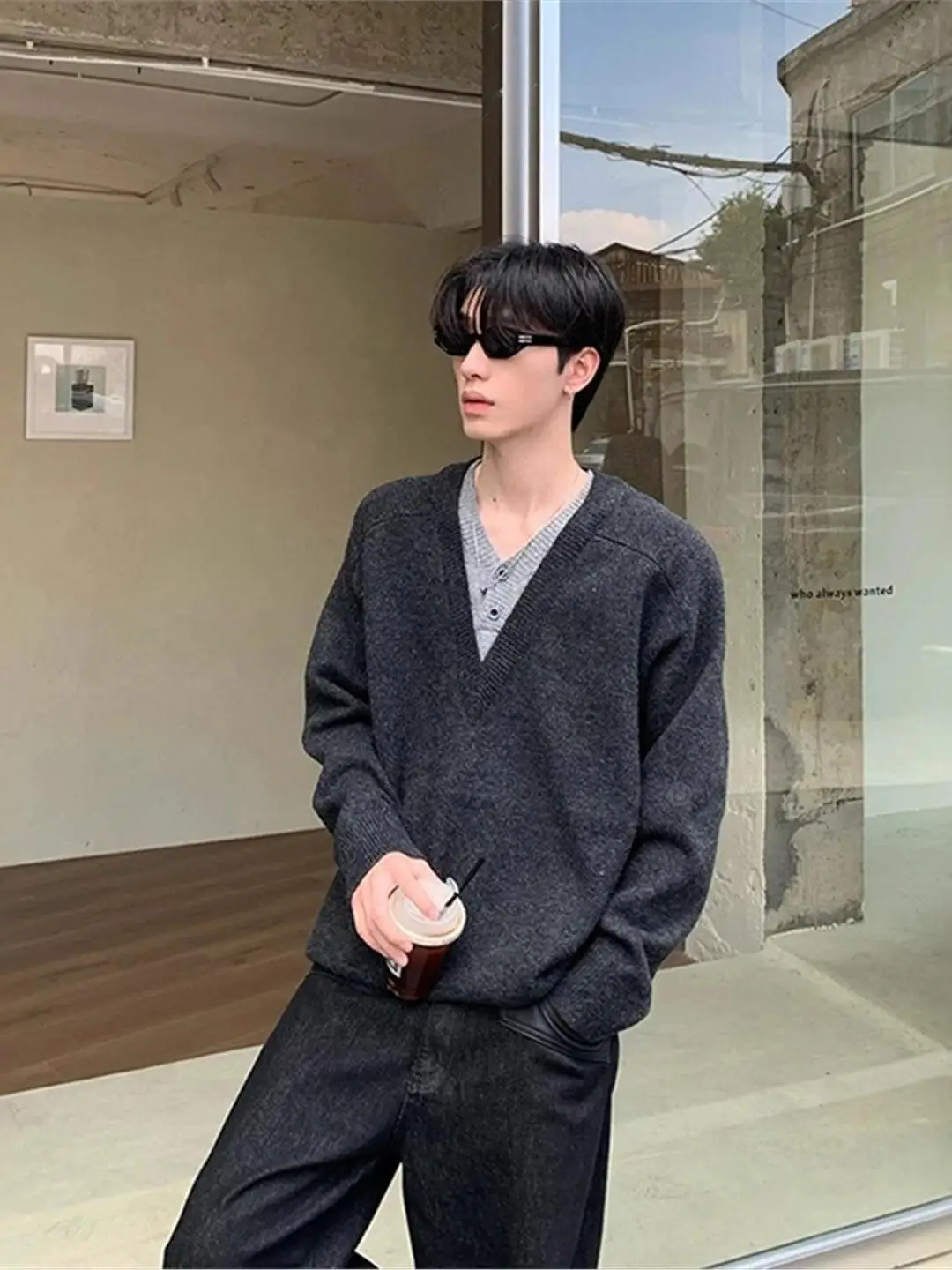 

Deep ey V-Ne Knitted Sweater Fake Two-Piece Sle Men's Faion Lazy Sle Korean College Sle Autumn Winter Top