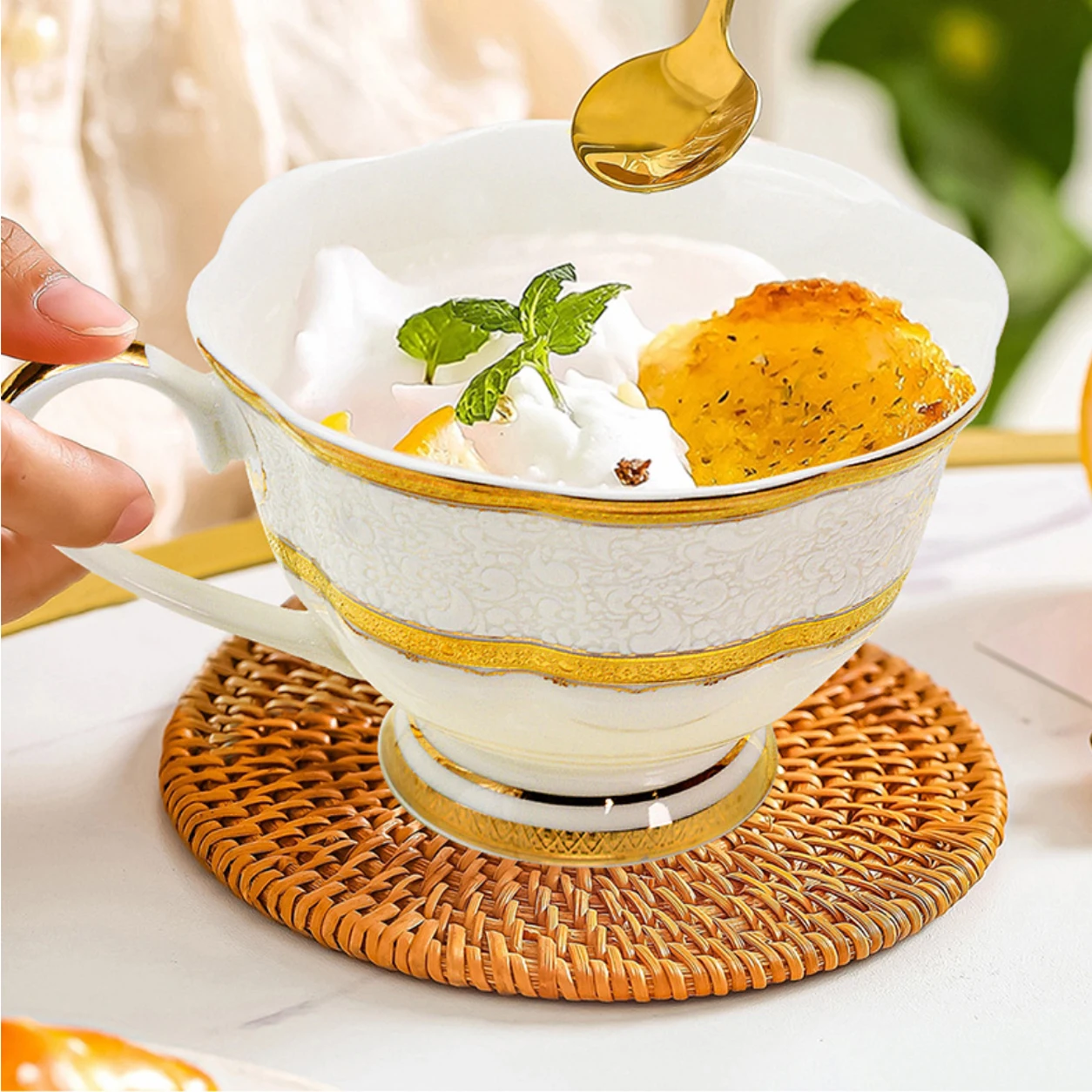 고급스러운 금색 장식이 들어간 흰색 본차이나 티 세트, - Coffee Tea And Sugar Set 리뷰 및 가격
