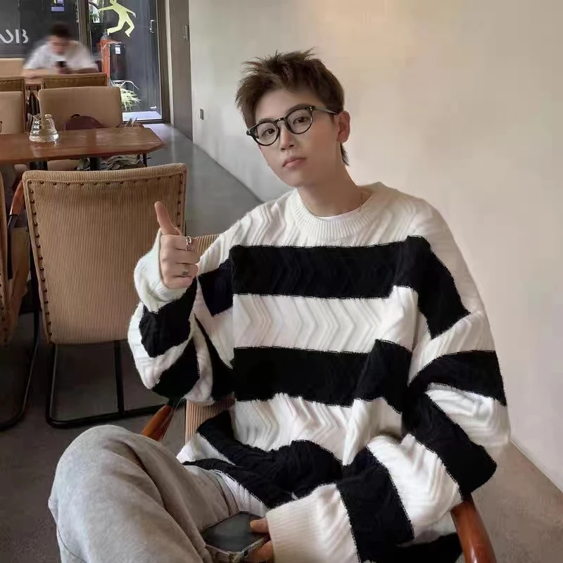 

Осень-зима, большой размер 36 фунтов, полосатый лоскутный круглый свитер, мужской гонконгский свитер, художественный модный свободный модный повседневный свитер...