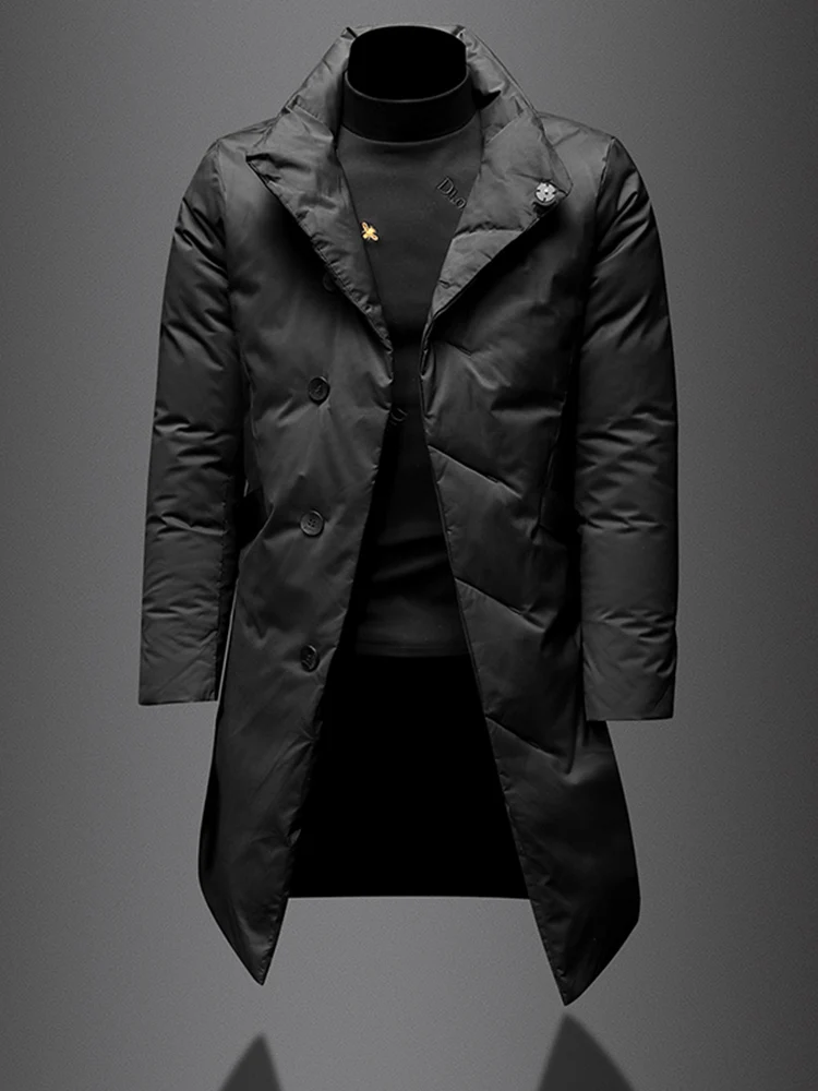 

Мужская удлиненная пуховая куртка белого цвета с легким наполнителем из перьев, теплая, с воротником-стойкой, модная, городская, стильная, деловая, повседневная.