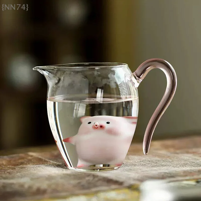 Cartoon-Teetasse aus Keramik mit sprudelndem Schweinchen-Teehaustier – kleines Schwein spuckt Blasen, lustiges Geschenk für Teeliebhaber, Heimdekoration