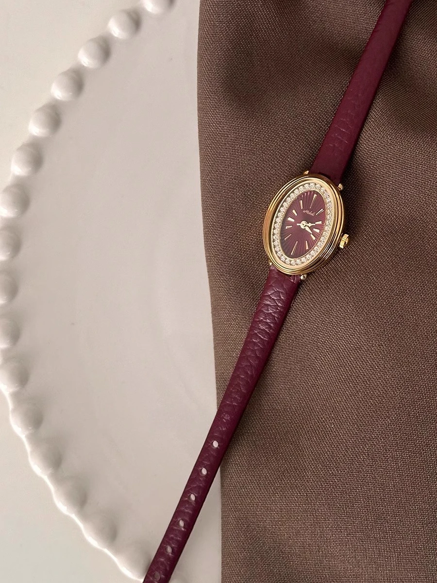 Овальный дизайн с бриллиантами, легкий роскошный нишевый темперамент, высококачественная кожа, женские часы Ankara Red Ins Wind