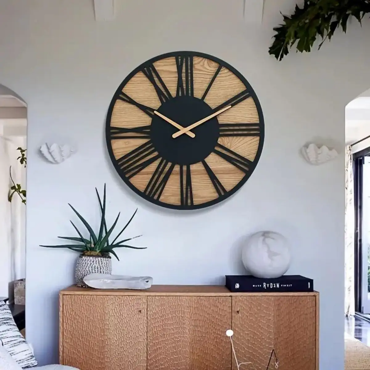 

American Style Restaurant Creative Retro Iron Art Wood Silent Light Luxury Living Room Decoration Wall Clock Modern Design