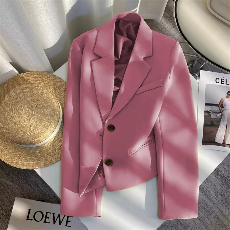 بليزرات سوداء مقصوصة ملابس خارجية للسيدات 2025 سترة قصيرة بياقة مدببة جديدة تناسب الجميع معطف بدلة كوري أنيق بصدر واحد