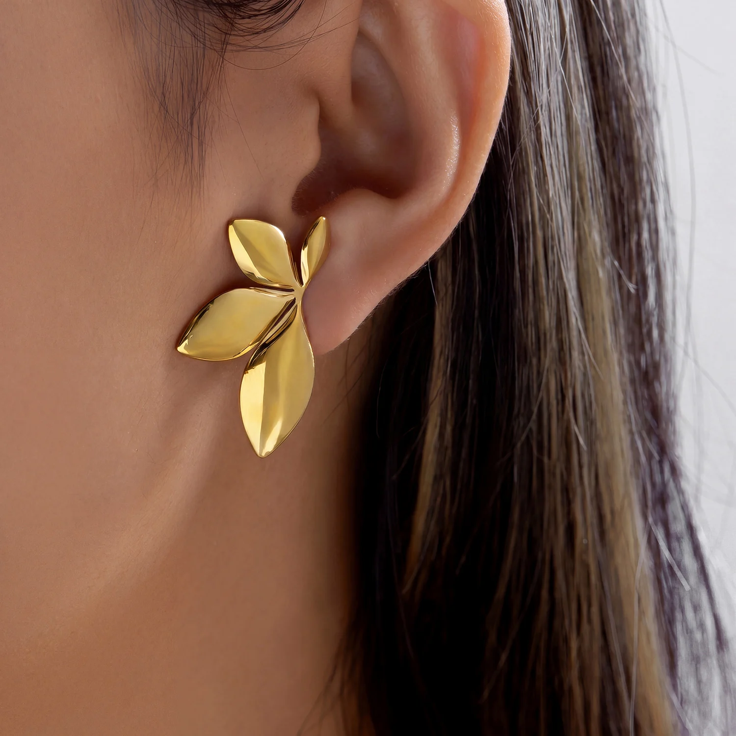 Modische Edelstahl-Blätter-Blumen-Ohrstecker für Damen Vintage Goldfarben Metall-Blütenblatt-Ohrringe Wasserfester Schmuck – Detail 3