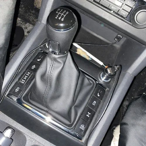 Imagen 2 del producto Nuevo perilla de palanca de cambios de coche para Volkswagen VW Amarok 2010-2022 palanca Manual de 5/6 velocidades con piezas de maletero de cuero accesorios para automóviles
